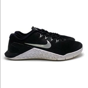 Nike Free Metcon 4 Black/White Running Shoes Size 6.5